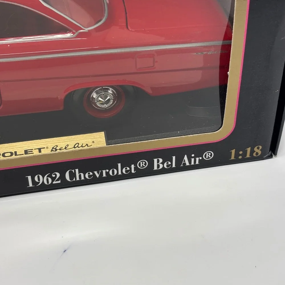 1962 Chevrolet Bel Air Red 1:18 Maisto Special Edition Diecast Open Box